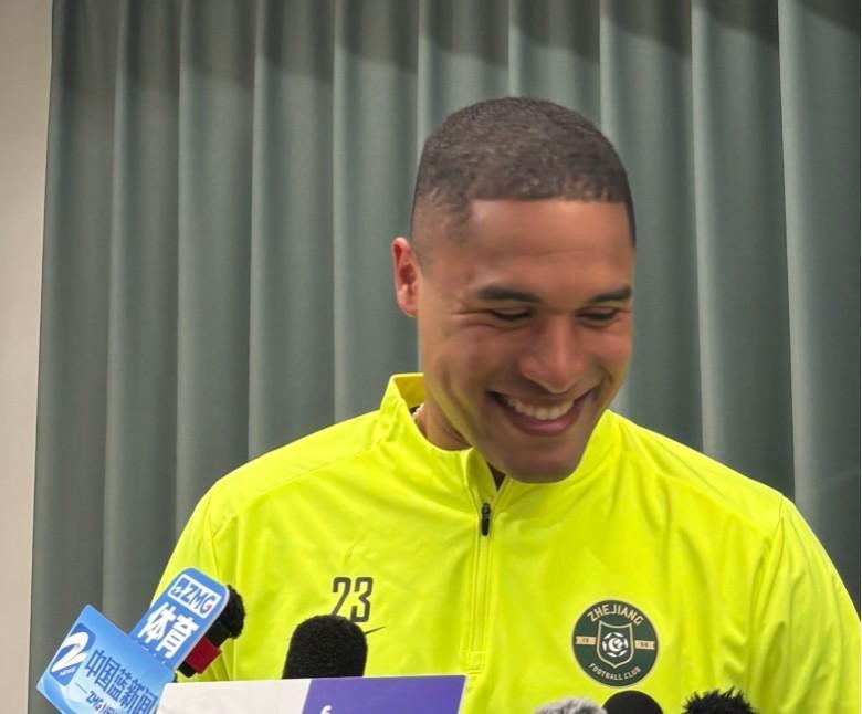 开云体育APP下载-个人赛季目标？瓜里拉帕：想打进20球，对自己和队友都有信心