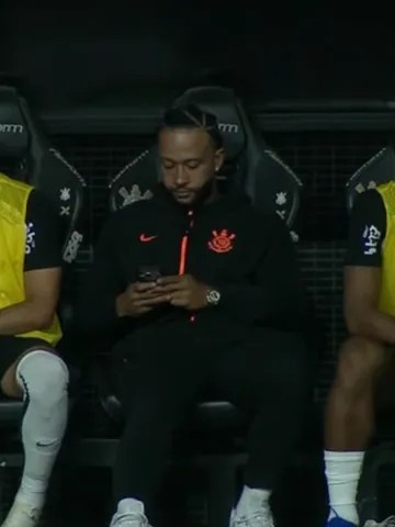 开云官网-巴西媒体：德佩因在替补席玩手机，已经被巴西体育法院起诉