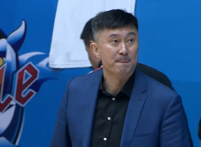 开云官网-霸气！杜锋回怼记者：我没有遗憾，很多球队没有冠军，我们有11个|北京队|广东队|广东男篮|北京首钢|比赛_新浪体育_新浪新闻
